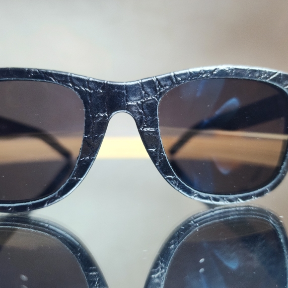 Saint Laurent designer sunglasses 👓 🕶 😎 - Picture 4 of 13